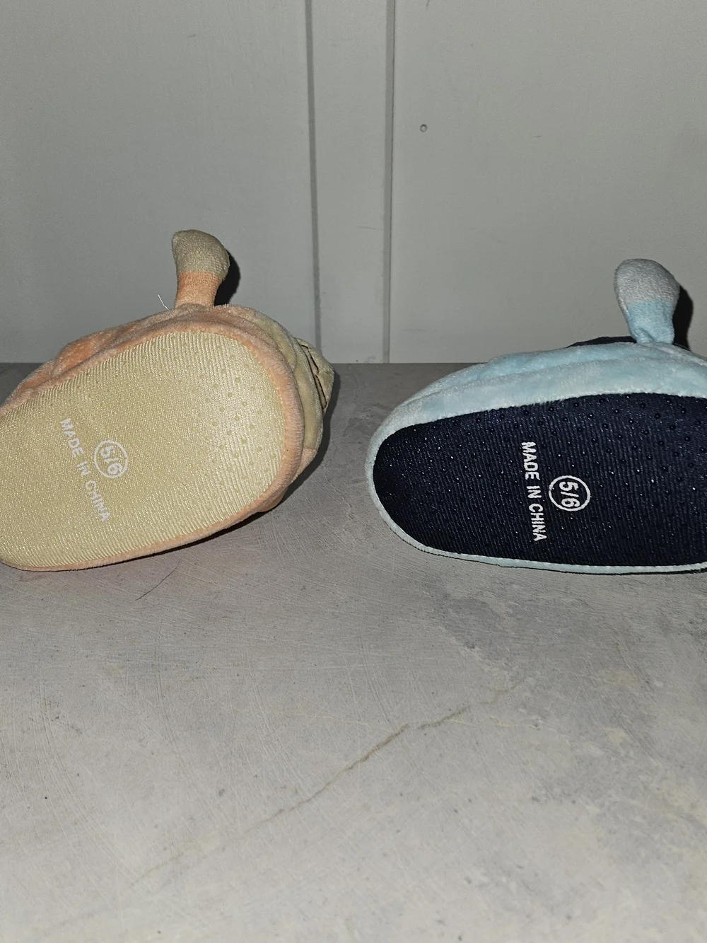 Bluey Kids Plush Character Slippers - Orange and Light Blue Size 5/6